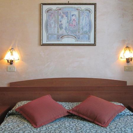 Hotel Italia Marina di Massa Esterno foto