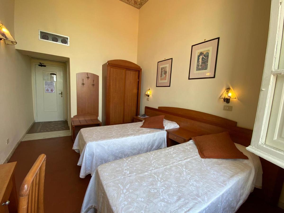 Hotel Italia Marina di Massa Esterno foto