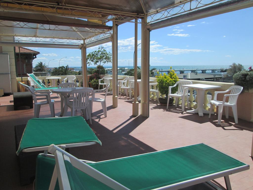 Hotel Italia Marina di Massa Esterno foto