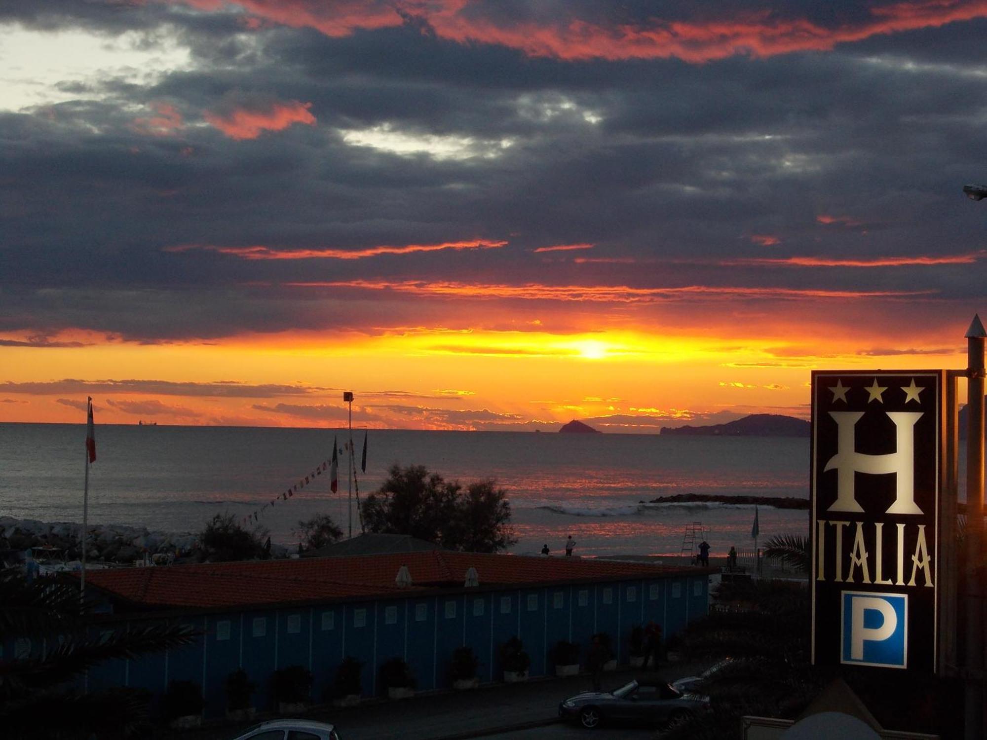 Hotel Italia Marina di Massa Esterno foto
