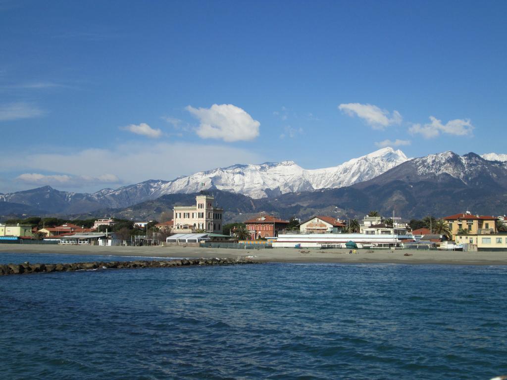 Hotel Italia Marina di Massa Esterno foto