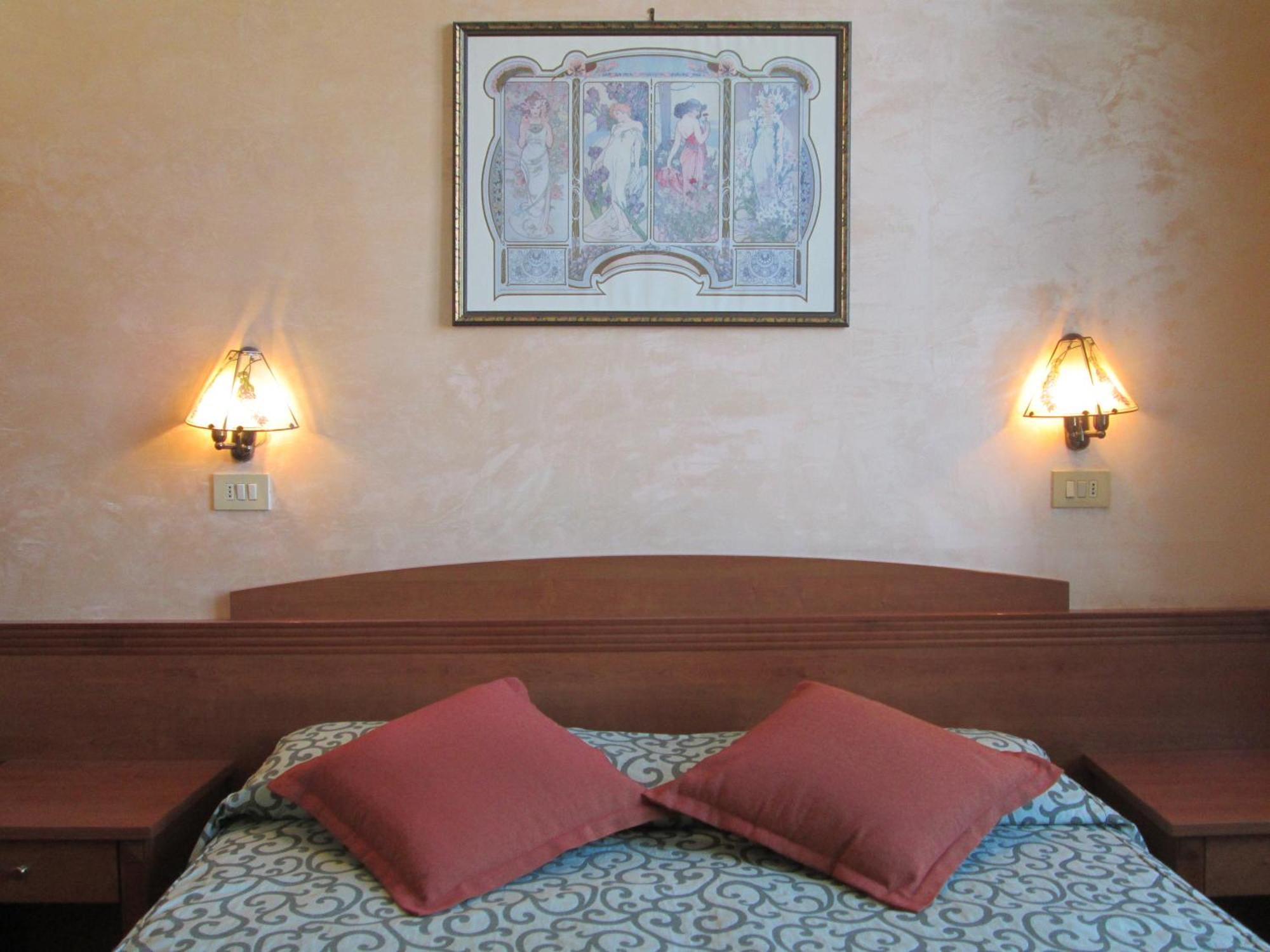 Hotel Italia Marina di Massa Esterno foto