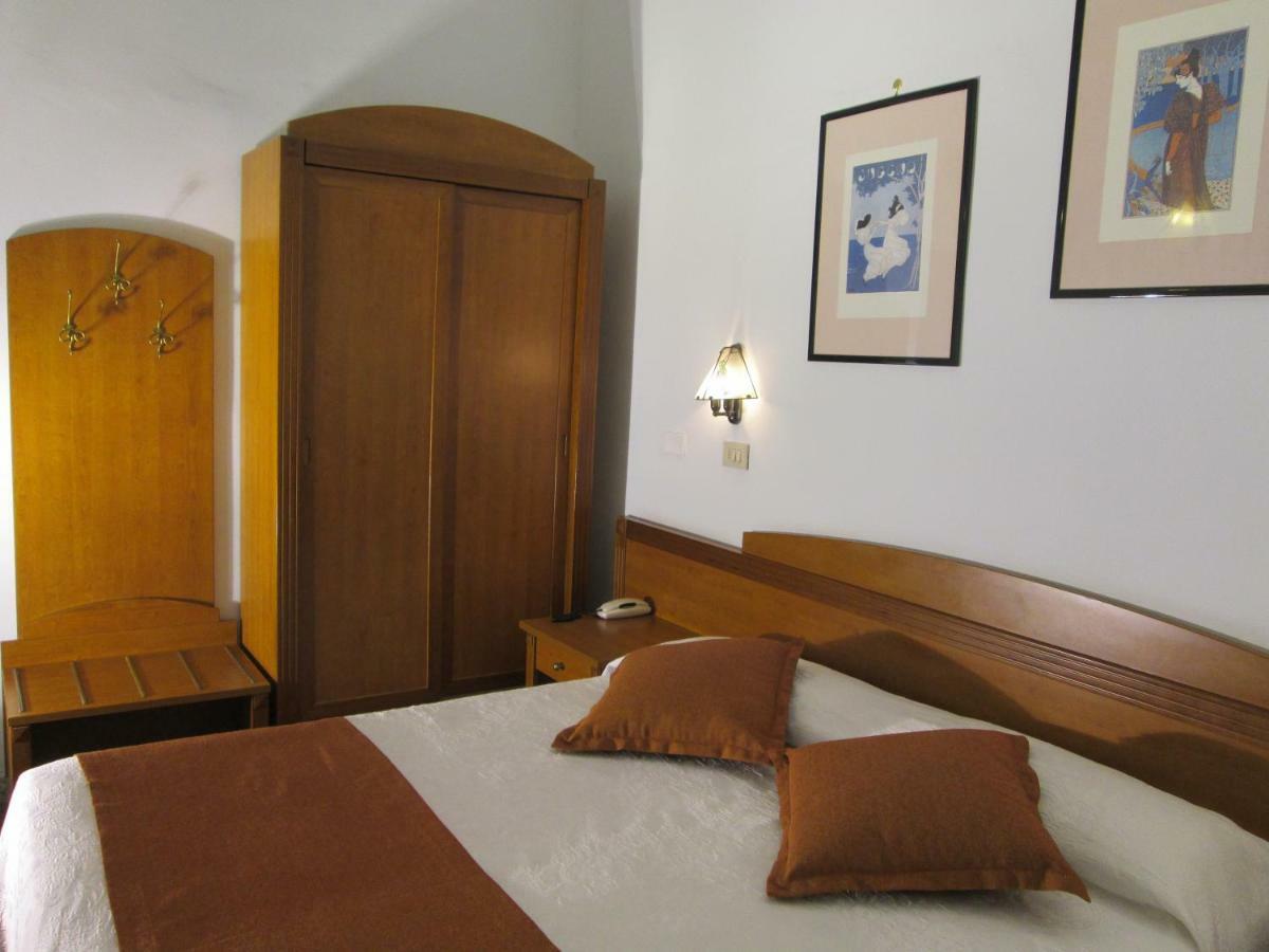 Hotel Italia Marina di Massa Esterno foto