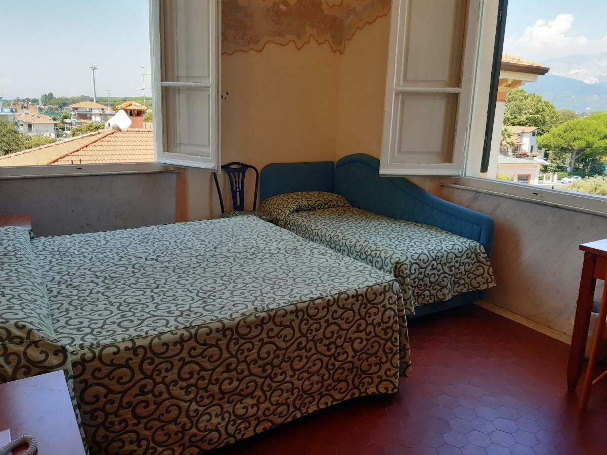 Hotel Italia Marina di Massa Esterno foto