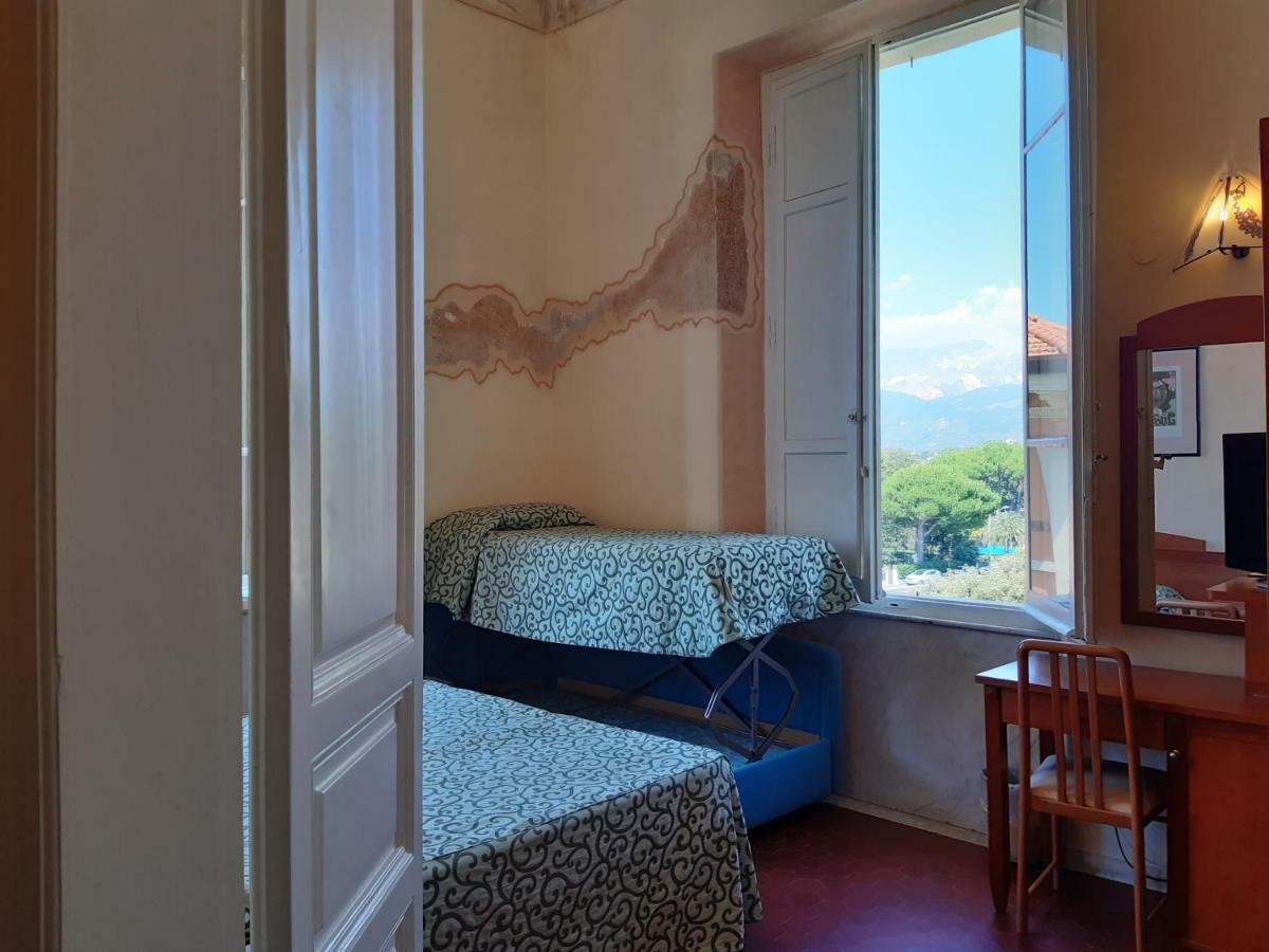 Hotel Italia Marina di Massa Esterno foto