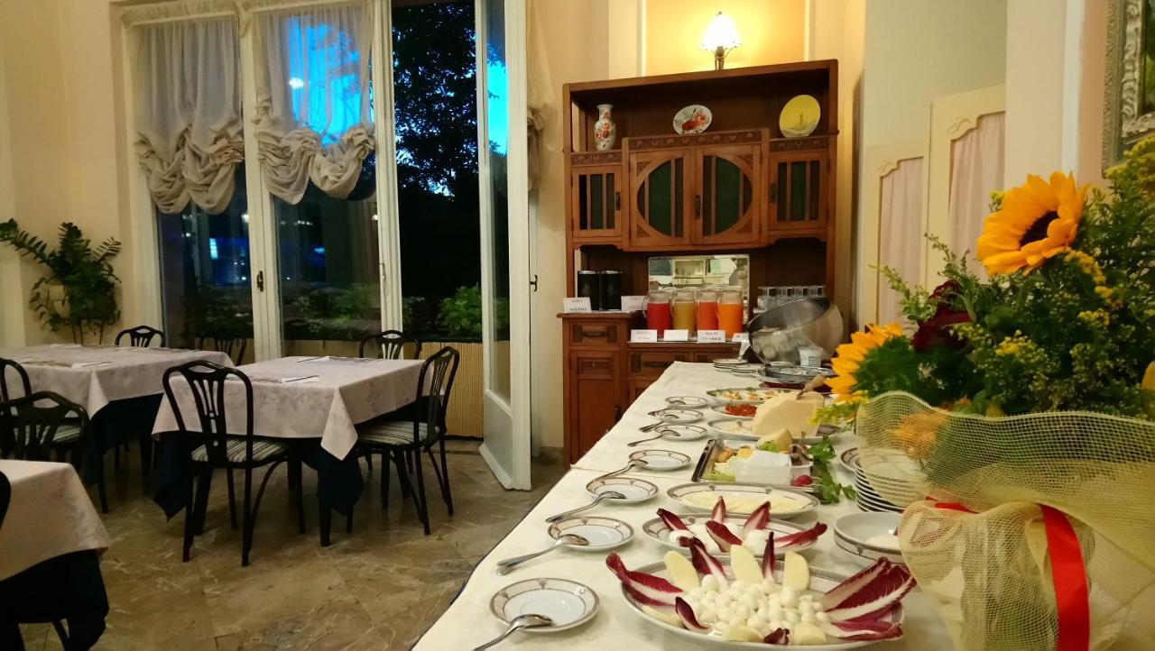 Hotel Italia Marina di Massa Esterno foto