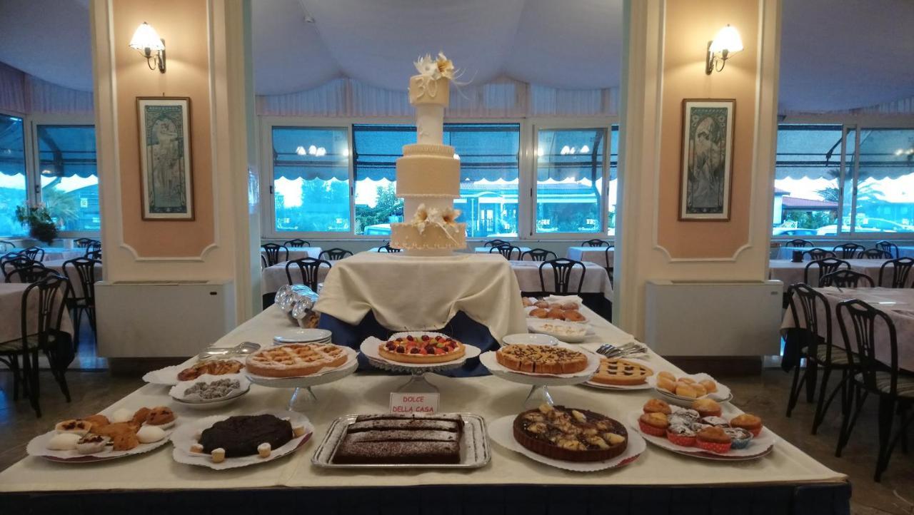 Hotel Italia Marina di Massa Esterno foto